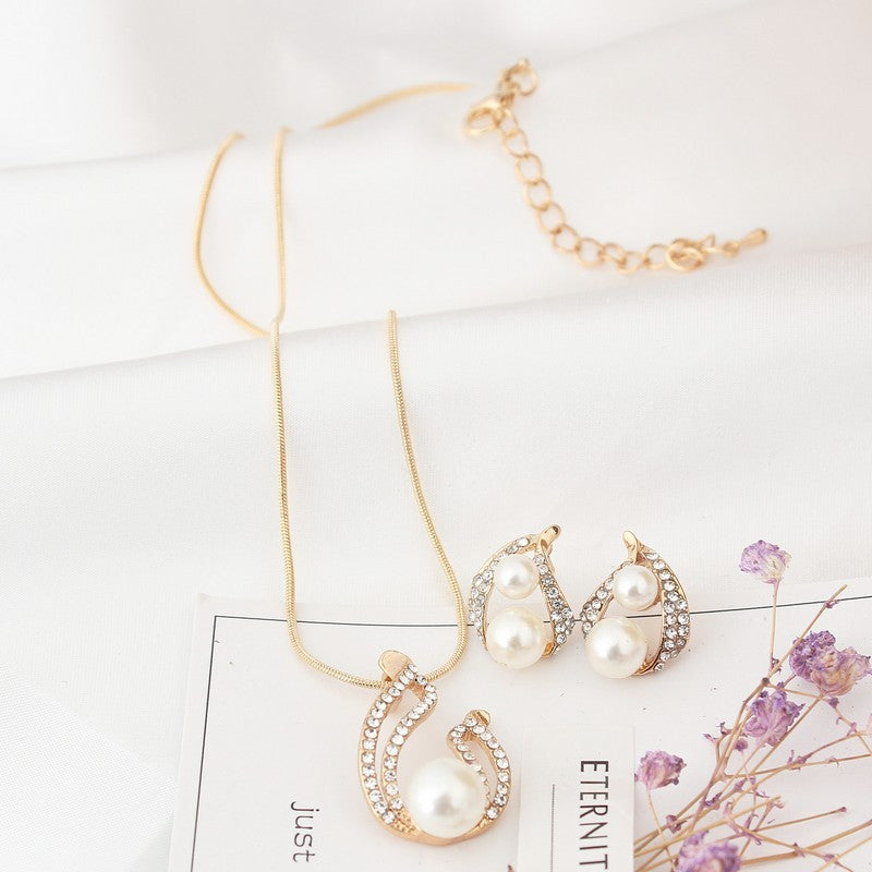 Elegant Double Pearl Necklace Set.