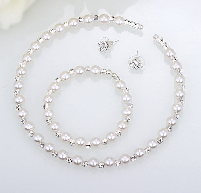 Handmade Pearl Jewelry Set – Necklace, Bracelet & Earrings