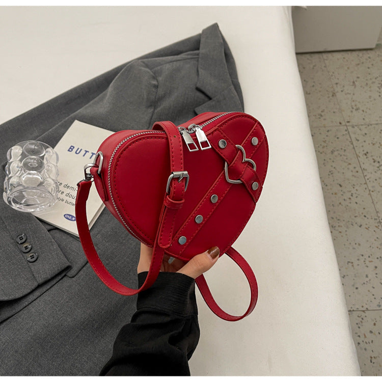 New Spring Trend Cute Heart Shape Shoulder Bag – Fashionable & Fun Spring Accessory.