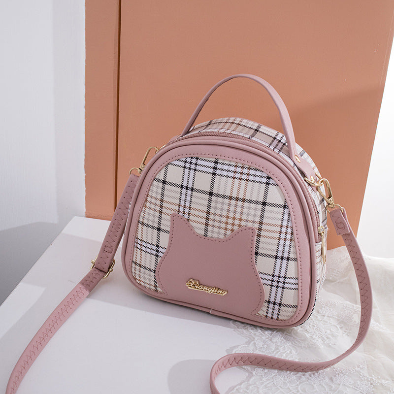 Chic Cat Print Checkered Shoulder Bag – Stylish & Spacious.